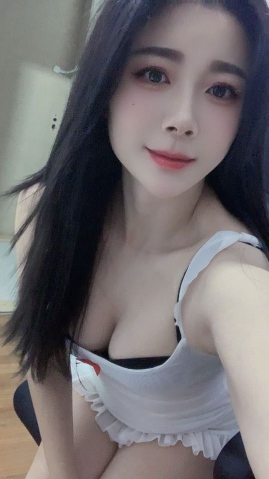 天河公园地铁口附近艳舞女郎优优