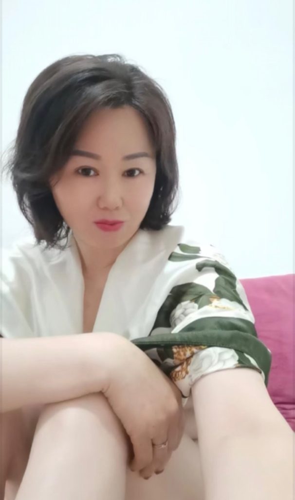 越秀区北京路地铁A口附近韵味美妇200超爽体验