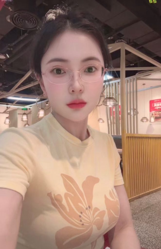 海珠区东晓南地铁B口验证漂亮的双飞姐妹