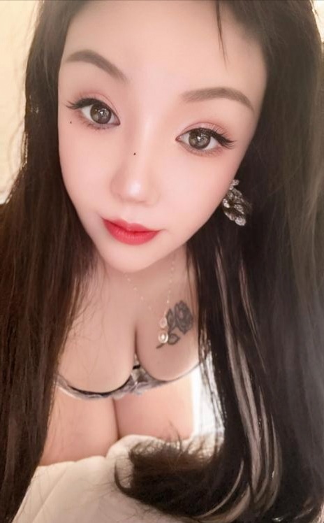福田区侨香地铁站巨乳骚熟女
